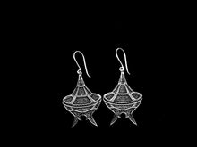 Load image into Gallery viewer, Dinoflagelata Earrings
