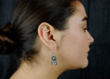 Load image into Gallery viewer, Ciliata Earrings
