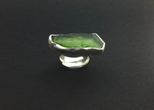 Load image into Gallery viewer, Chrome Diopside Ring

